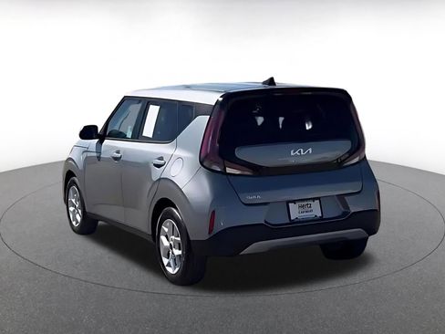 Used 2025 Kia Soul LX w/ LX Technology Package image 11