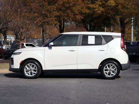 Used 2022 Kia Soul LX w/ Technology Package image 5