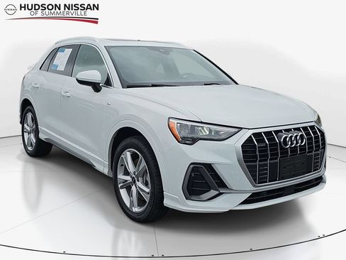 Used 2021 Audi Q3 2.0T Premium w/ Convenience Package AWD/4WD image 1