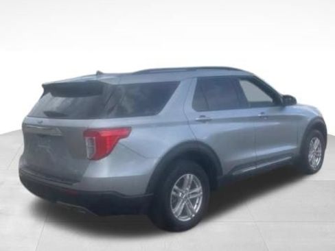 Certified 2023 Ford Explorer XLT w/ Equipment Group 202A AWD/4WD image 10