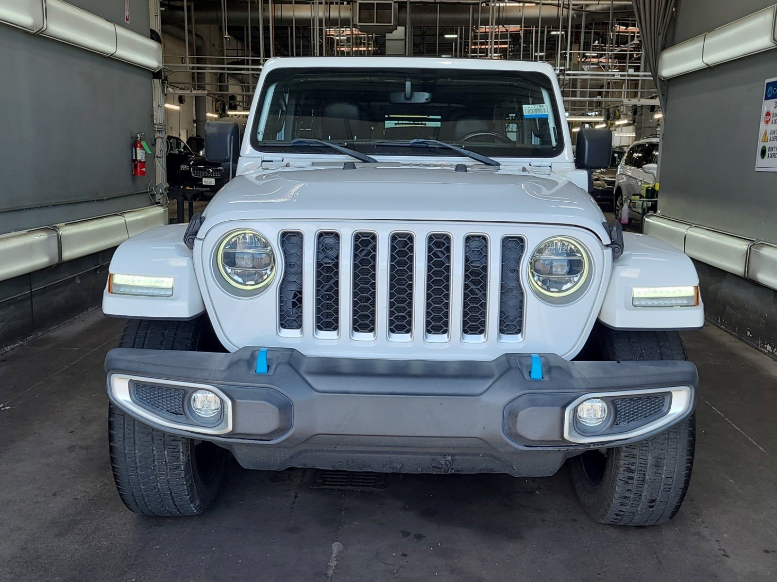 Used 2022 Jeep Wrangler Unlimited Sahara AWD/4WD image 3