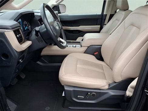 Used 2023 Ford Expedition Max Limited image 16