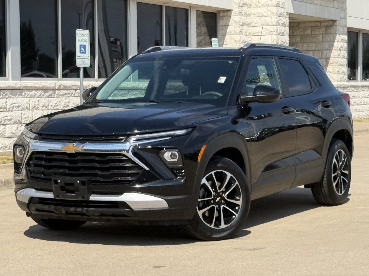 Used 2026 Chevrolet TrailBlazer LT w/ Driver Confidence Package FWD image 2