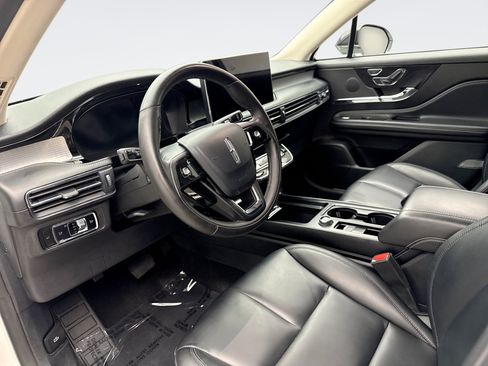 Used 2024 Lincoln Corsair AWD image 10