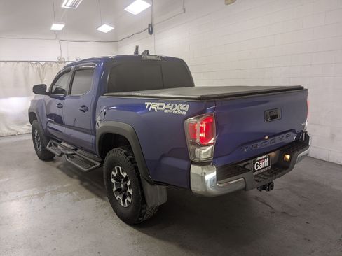 Used 2022 Toyota Tacoma TRD Off-Road AWD/4WD image 9
