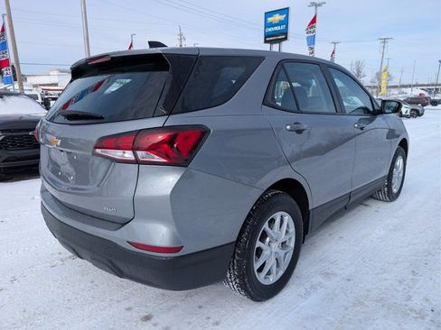 Used 2024 Chevrolet Equinox LS image 5