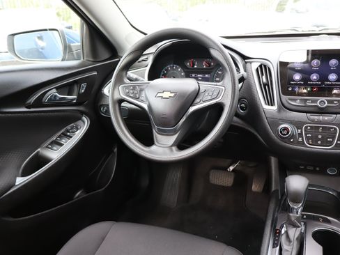Used 2024 Chevrolet Malibu LT FWD image 12