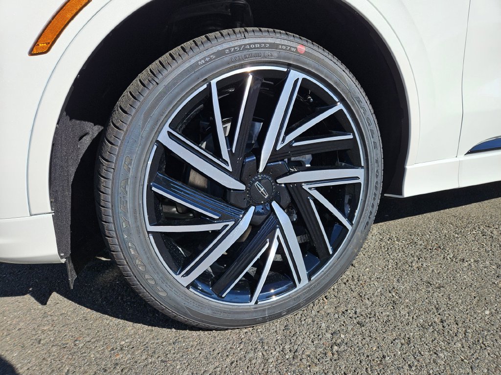 New 2027 Lincoln Navigator Reserve AWD/4WD image 9