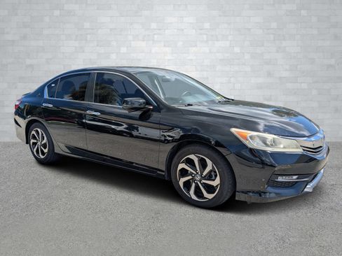 Used 2017 Honda Accord EX image 1
