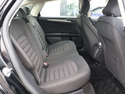 Used 2017 Ford Fusion SE FWD image 20
