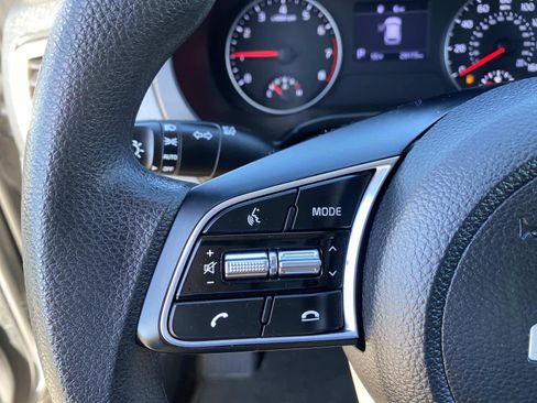 Used 2023 Kia Seltos LX AWD/4WD image 16