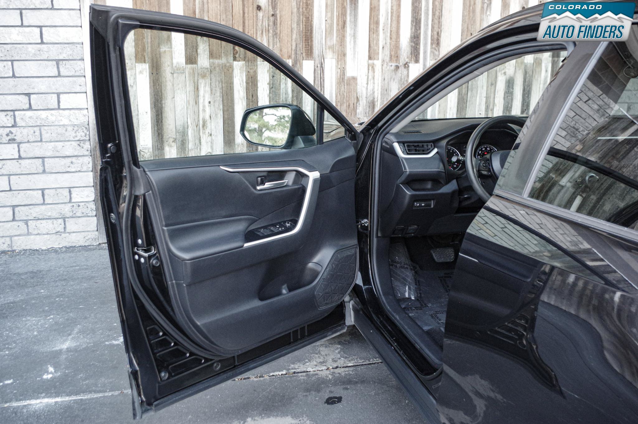 Used 2021 Toyota RAV4 XLE AWD/4WD image 10
