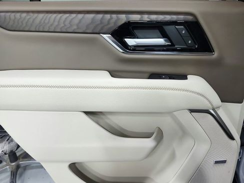 New 2026 GMC Yukon Denali w/ Sun & Power Step Package AWD/4WD image 38