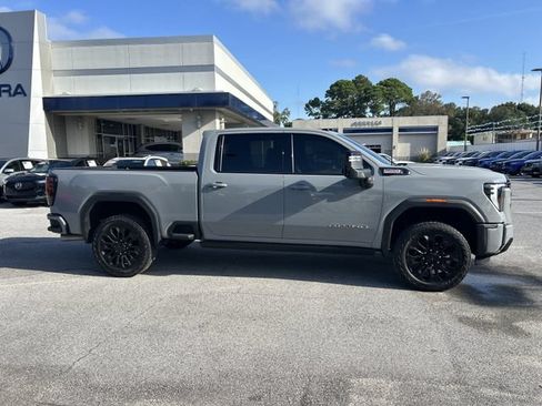 Used 2024 GMC Sierra 2500 AT4 w/ AT4 Premium Plus Package AWD/4WD image 3