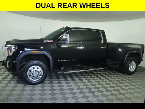 Used 2025 GMC Sierra 3500 Denali w/ Denali Reserve Package AWD/4WD image 7