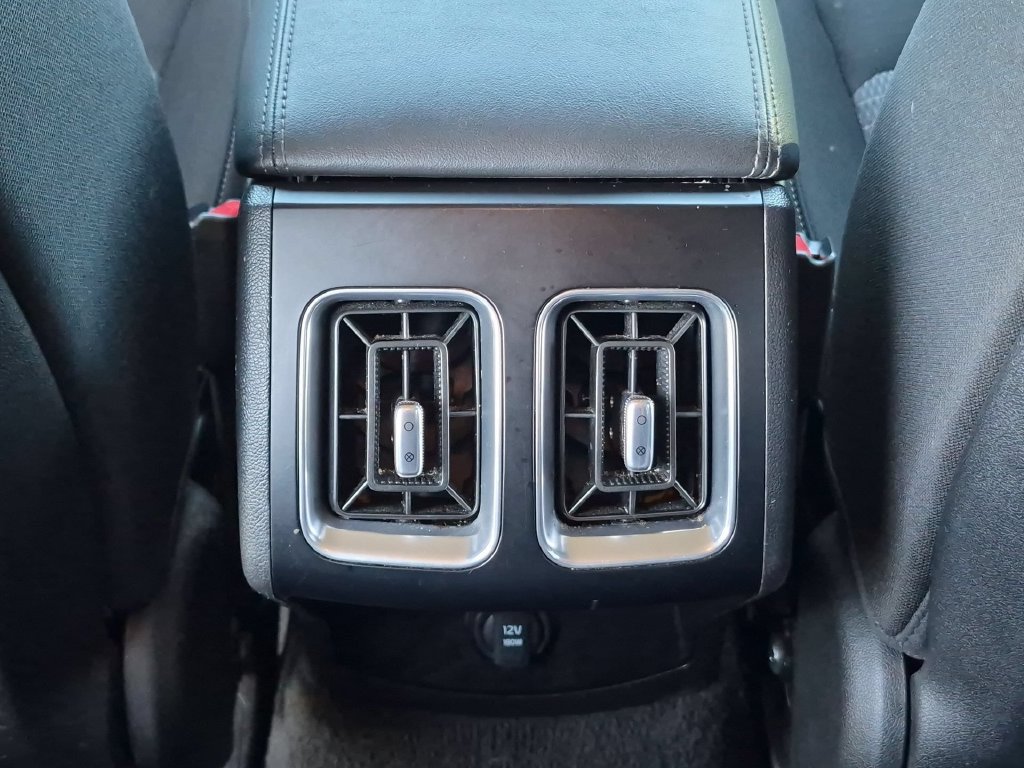 Used 2025 Kia Sorento LX FWD image 19