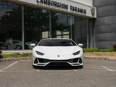 Used 2020 Lamborghini Huracan EVO image 4