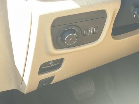 Used 2021 Jeep Grand Cherokee L Limited w/ Luxury Tech Group II AWD/4WD image 19
