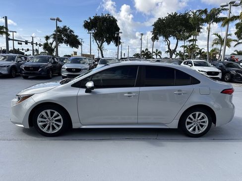 Used 2023 Toyota Corolla LE w/ LE Convenience Package FWD image 11