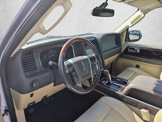 Used 2015 Lincoln Navigator 2WD w/ Equipment Group 101A Reserve image 9