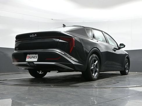 Used 2025 Kia K4 FWD image 36