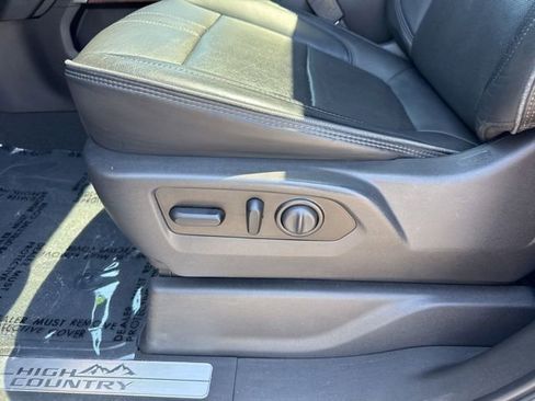 Used 2021 Chevrolet Silverado 1500 High Country w/ Technology Package AWD/4WD image 10