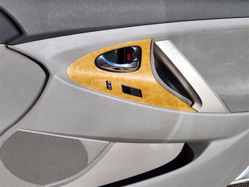 Used 2007 Toyota Camry XLE image 13