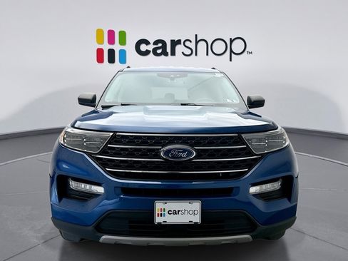 Used 2022 Ford Explorer XLT w/ Equipment Group 202A image 8