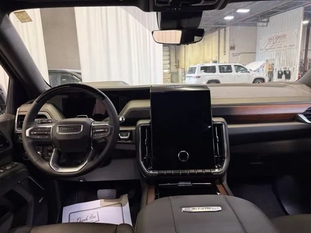 New 2026 GMC Yukon Denali w/ Denali Reserve Package AWD/4WD image 4