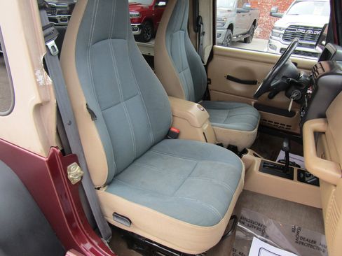 Used 2001 Jeep Wrangler Sahara AWD/4WD image 16