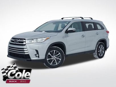 Used 2019 Toyota Highlander SE