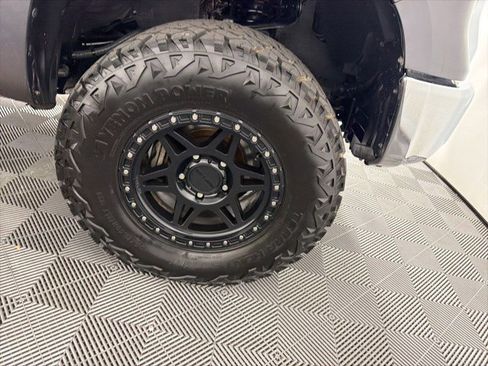 Used 2018 Toyota Tundra SR5 w/ SR5 Upgrade Package AWD/4WD image 11