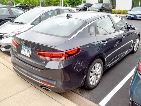 Used 2018 Kia Optima S FWD image 16