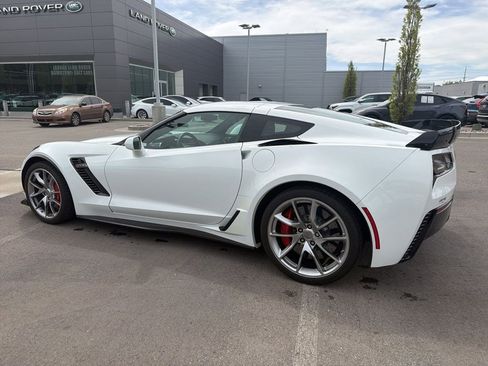 Used 2017 Chevrolet Corvette Z06 image 11