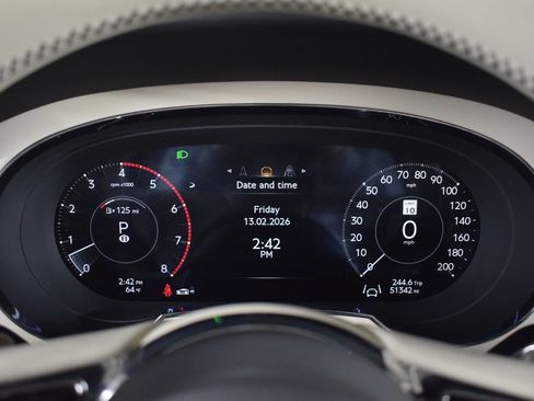 Certified 2024 Bentley Bentayga AWD/4WD image 29