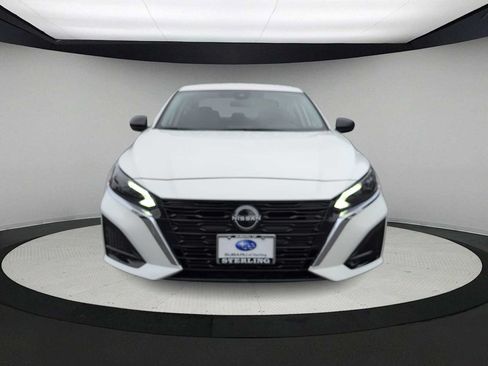 Used 2025 Nissan Altima 2.5 SV FWD image 3