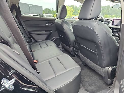 Used 2022 Nissan Rogue SV w/ SV Premium Package FWD image 15