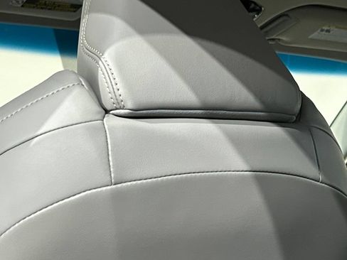 Used 2022 Toyota Venza Limited AWD/4WD image 50