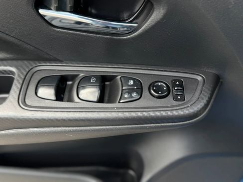 Used 2020 Nissan Versa SV w/ Trunk Package FWD image 26