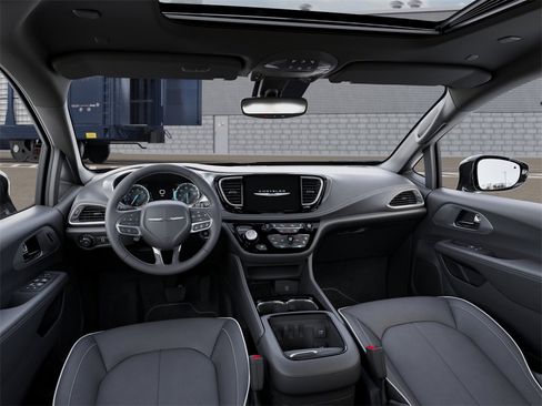 New 2026 Chrysler Pacifica Limited w/ Trailer Tow Group image 14