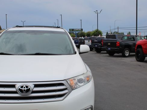 Used 2013 Toyota Highlander SE AWD/4WD image 11