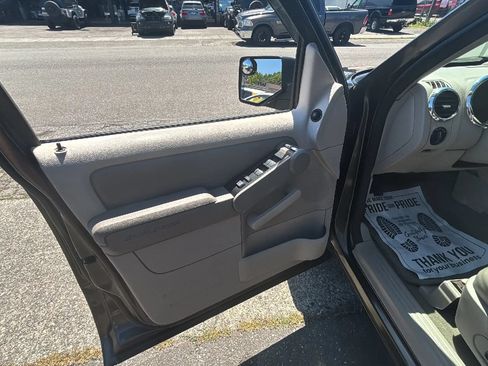 Used 2006 Ford Explorer XLT AWD/4WD image 10