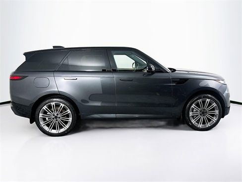 New 2026 Land Rover Range Rover Sport Dynamic SE image 4