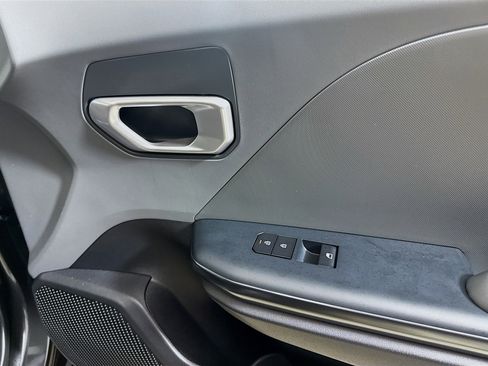 Used 2025 Kia K4 LXS FWD image 31