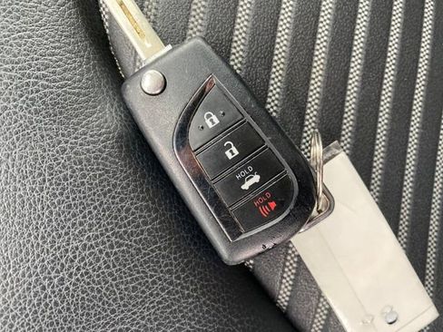 Used 2023 Toyota Camry SE image 23