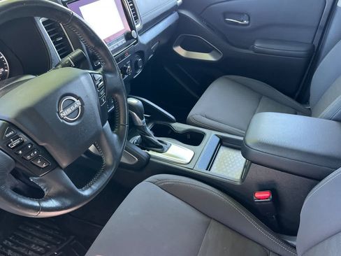 Used 2024 Nissan Frontier SV w/ SV Convenience Package RWD image 12