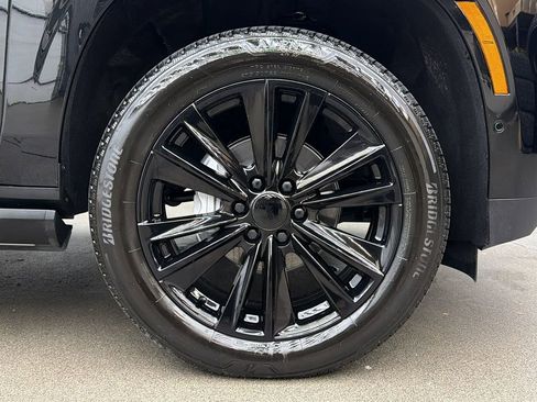 Used 2026 GMC Yukon Denali w/ Sun & Power Step Package AWD/4WD image 10
