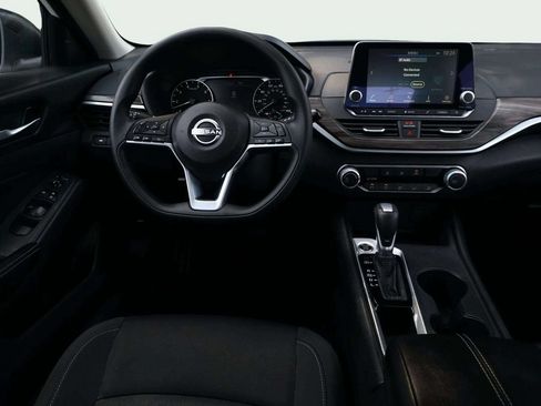 Used 2025 Nissan Altima 2.5 SV FWD image 20