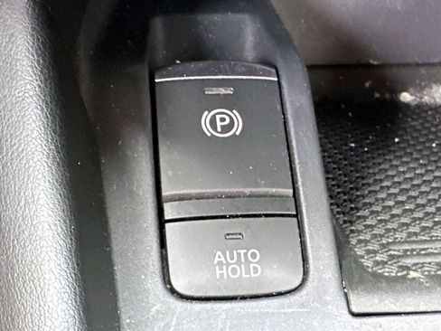 Used 2021 Nissan Kicks SR FWD image 21