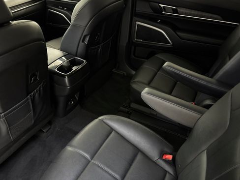 Used 2023 Kia Telluride EX w/ EX Captain's Chair Package FWD image 27